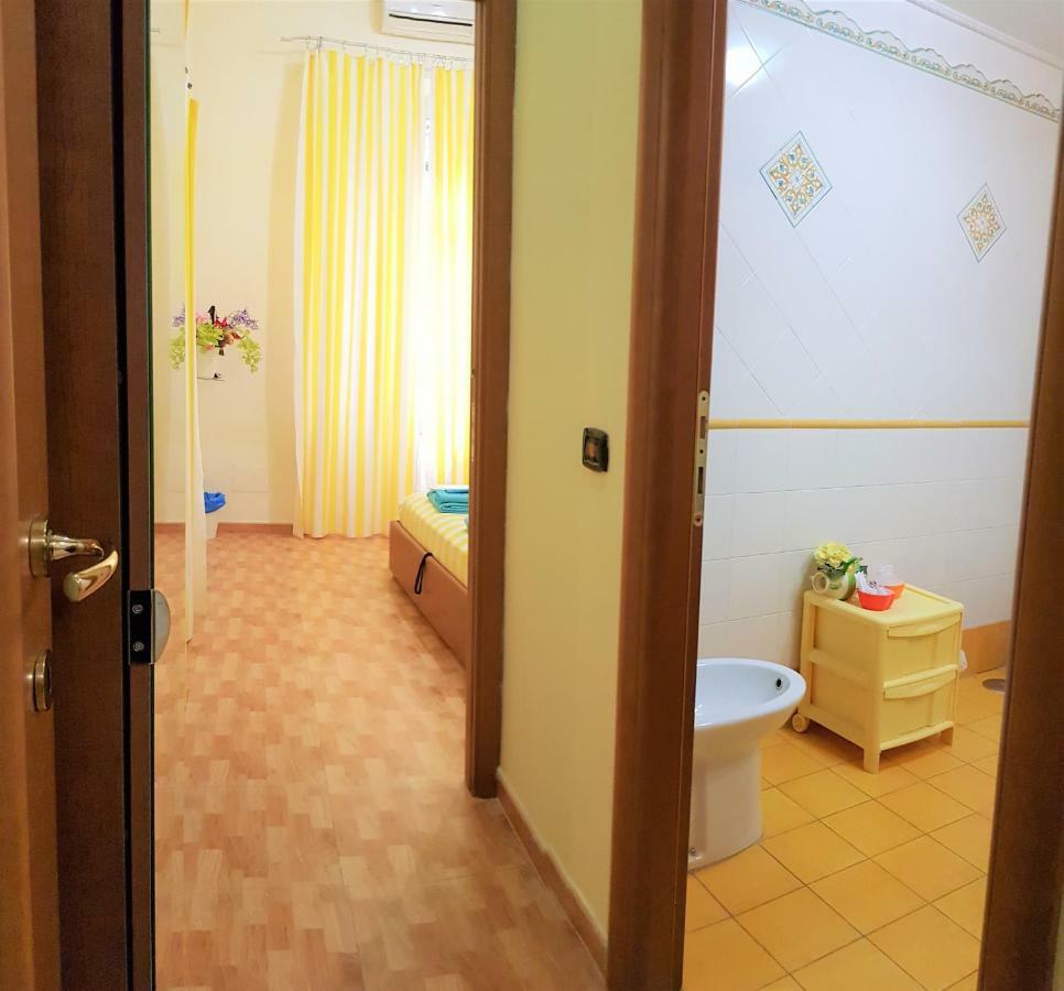 B&B Teresella เนเปิลส์ ภายนอก รูปภาพ